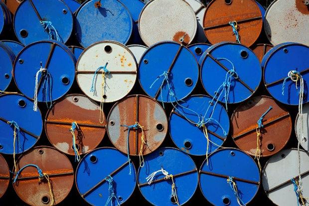 عقب‌نشینی آمریکا از تحریم کامل نفت ایران