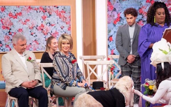 ازدواج زن بریتانیایی با سگش در برنامه زنده تلویزیونی جنجالی شد