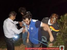 با تلاش آتش نشانان، دو شهروند گرفتار از پرتگاه کوه عون بن علی نجات یافت