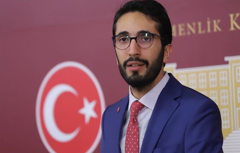 نماینده مجلس ترکیه: اربکان تلاش کرد تا خودباوری را در جامعه و جهان اسلام شکل دهد