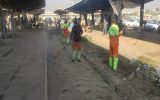 اجرای طرح ضربتی پاکسازی معابر اصلی منطقه ۶ تبریز