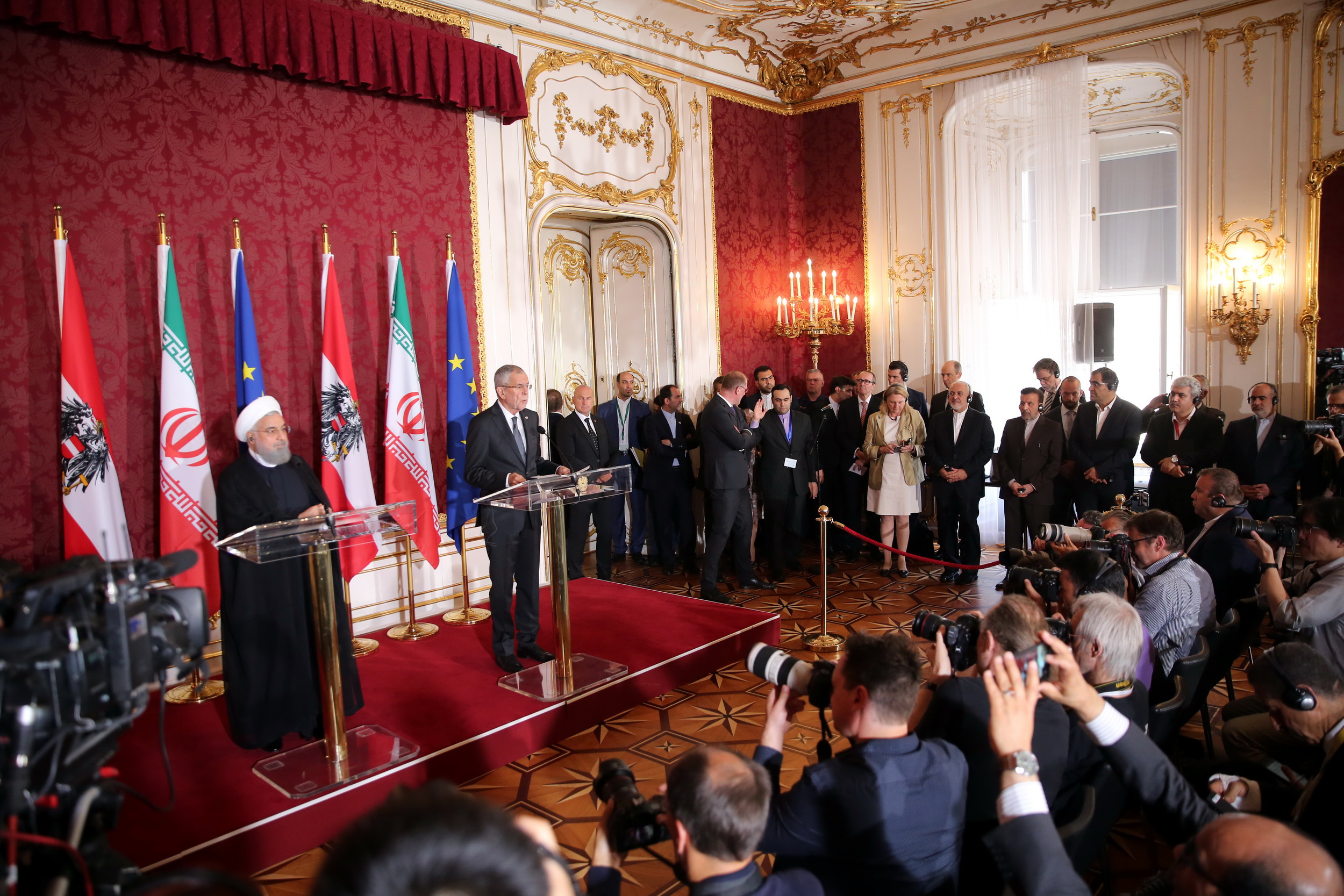 روحانی: برجام یک توافق بسیار مهم برای ایران، اتحادیه اروپا و جهان است/ فندر بلن: متاسفیم که امریکا از برجام خارج شده است