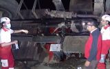 رهاسازی پیکر راننده جرثقیل واژگون‌ شده پس از ۷ ساعت عملیات در شبستر